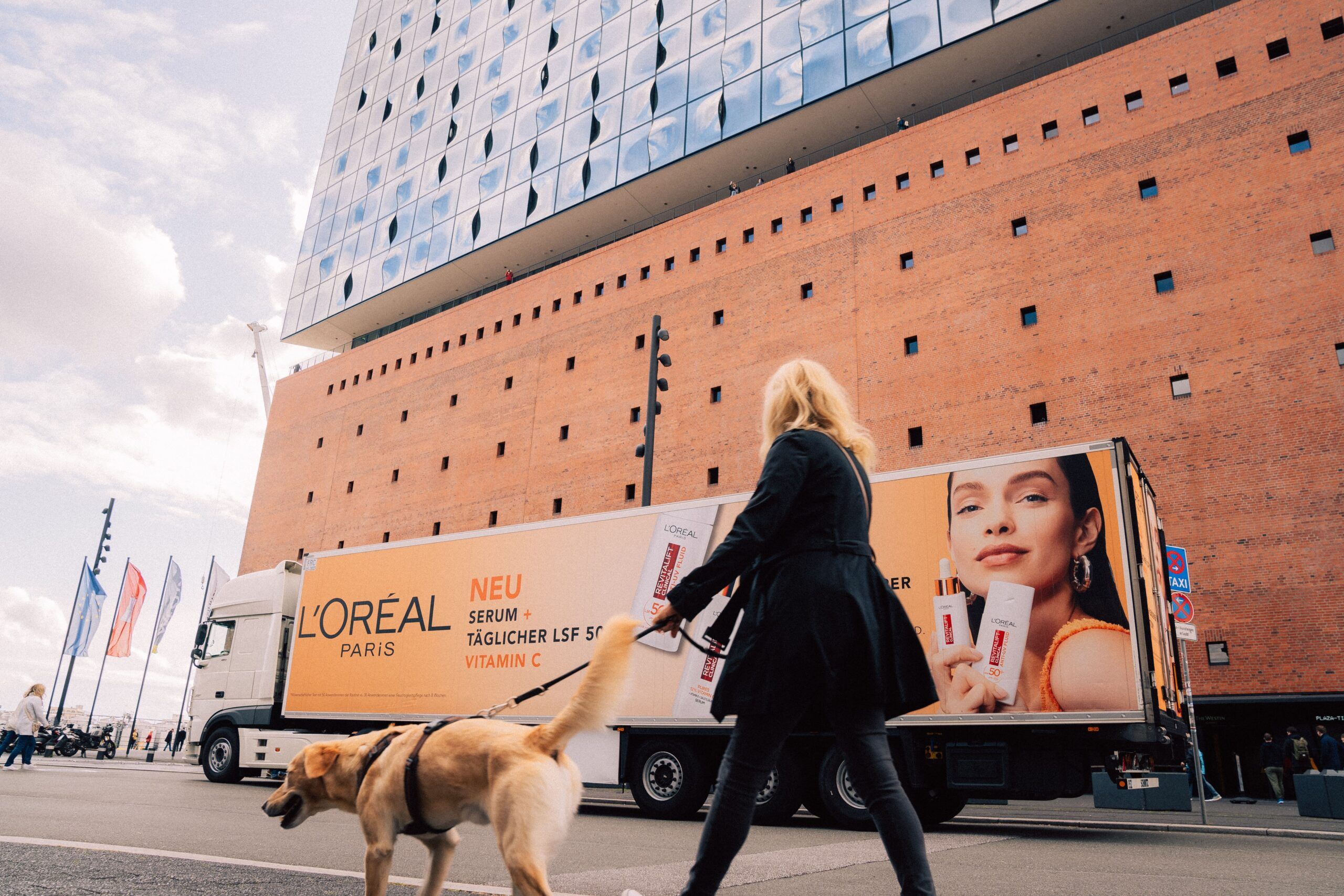 LKW-Werbung mit L’Oréal